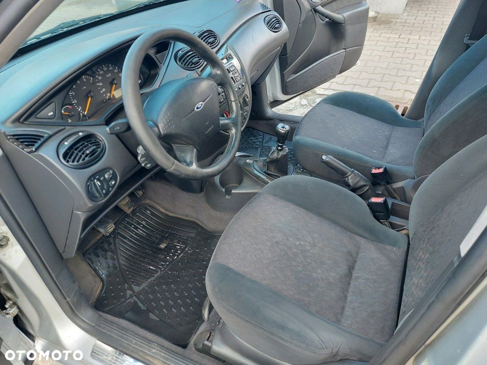 Ford Focus - 9