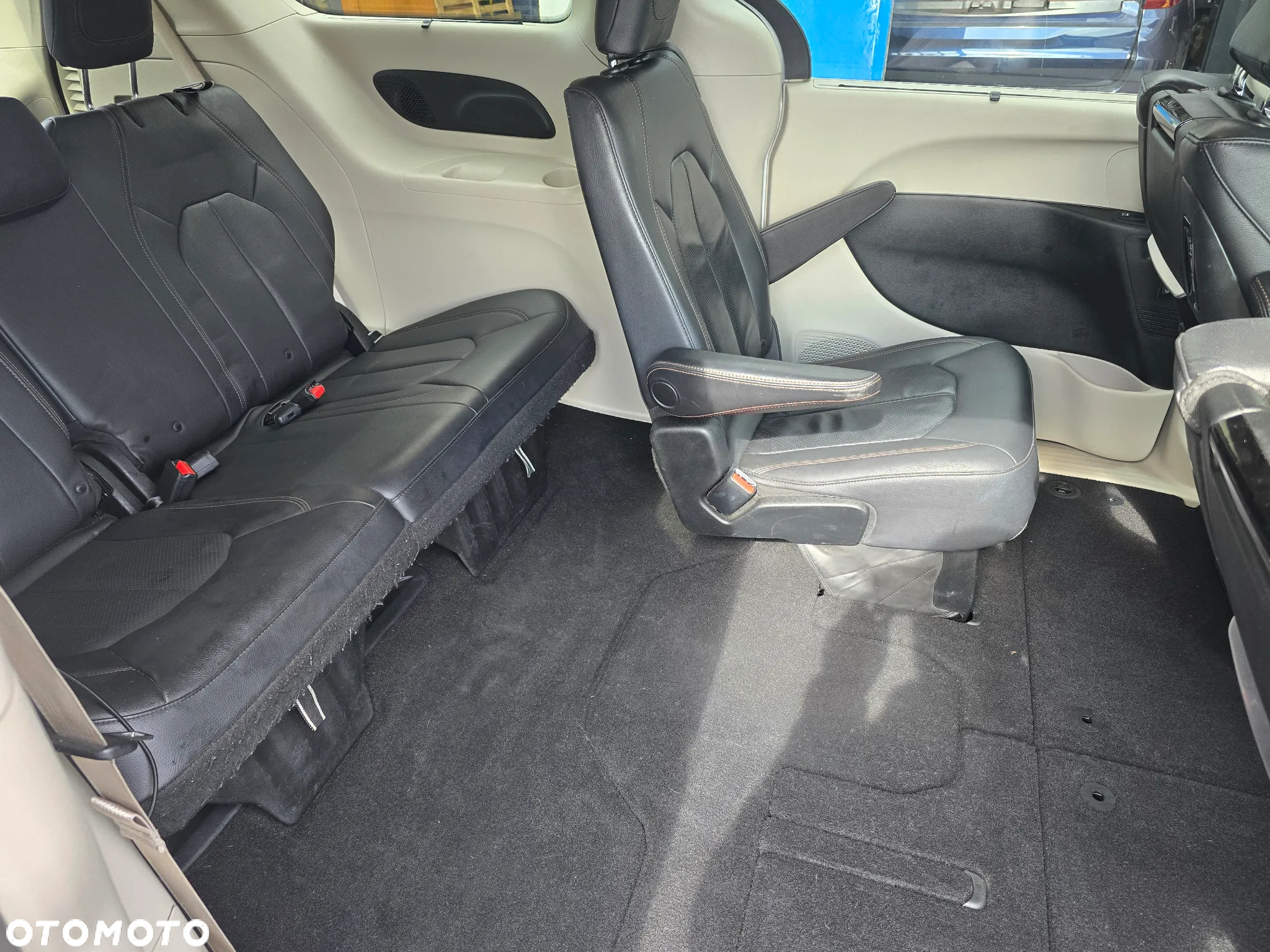Chrysler Pacifica - 20