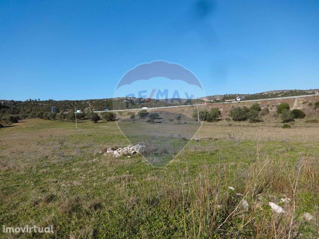 Terreno para venda - Grande imagem: 2/3