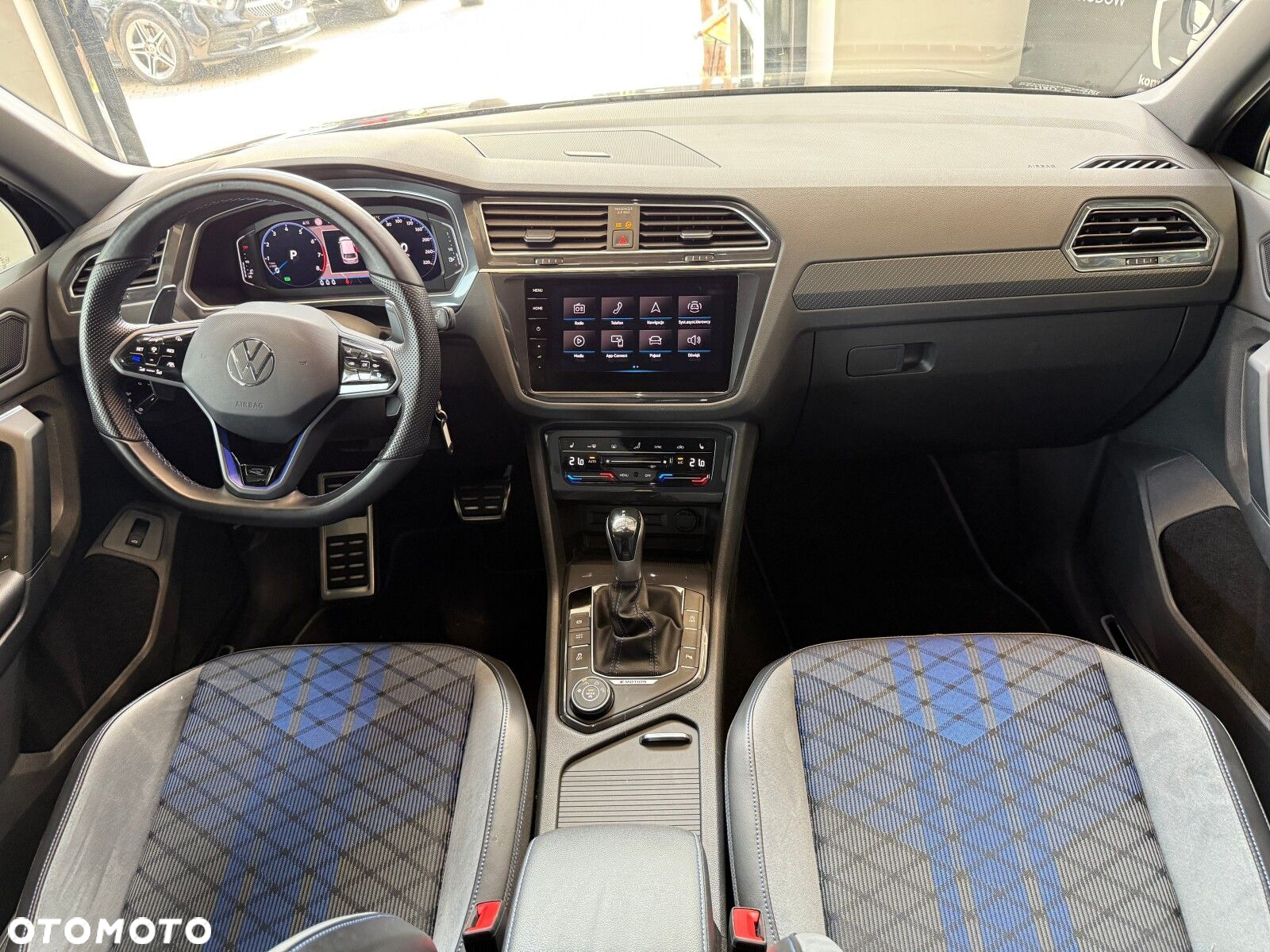 Volkswagen Tiguan - 19