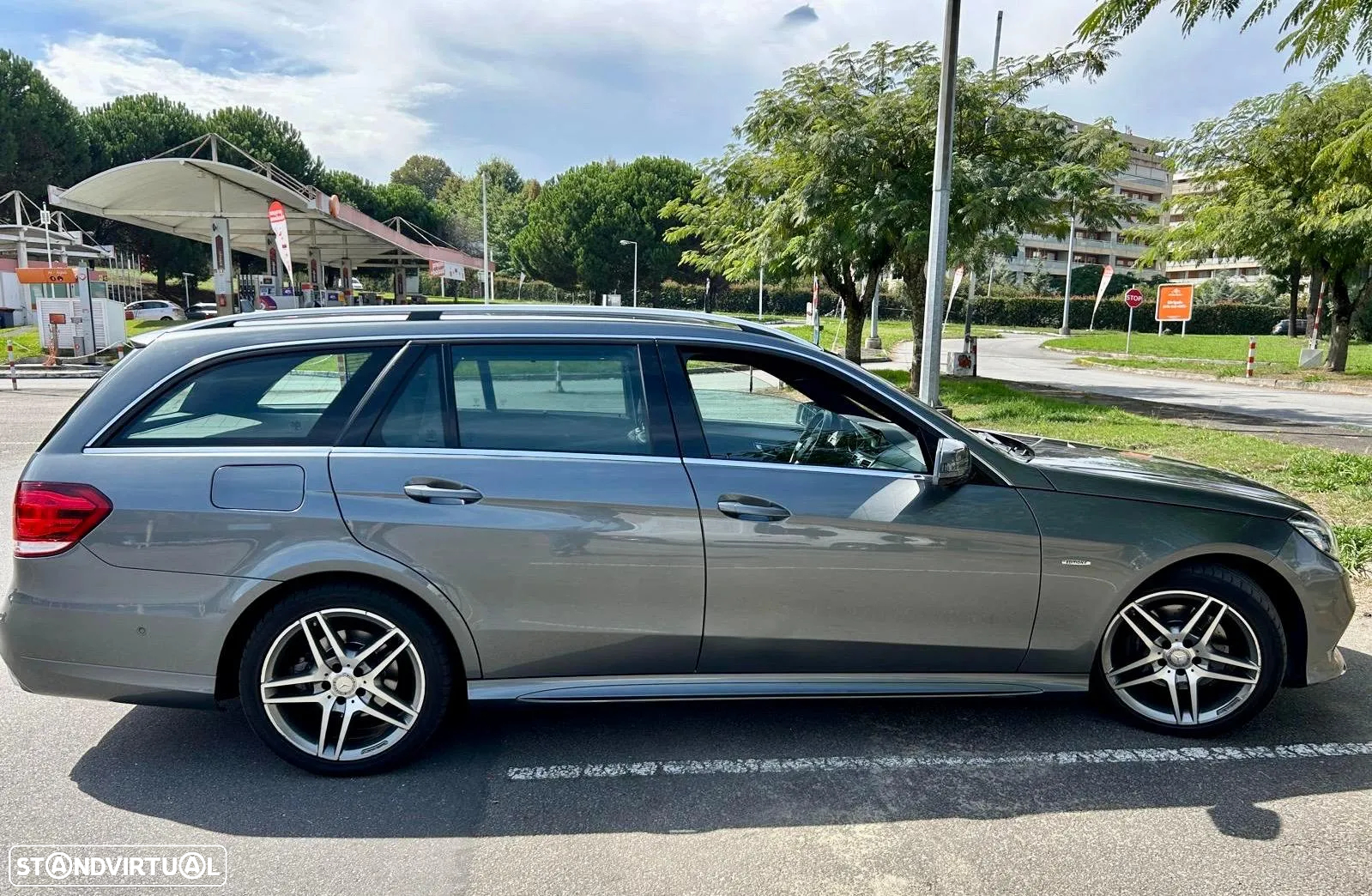 Mercedes-Benz E 300 Bluetec Hybrid Avantgarde - 14