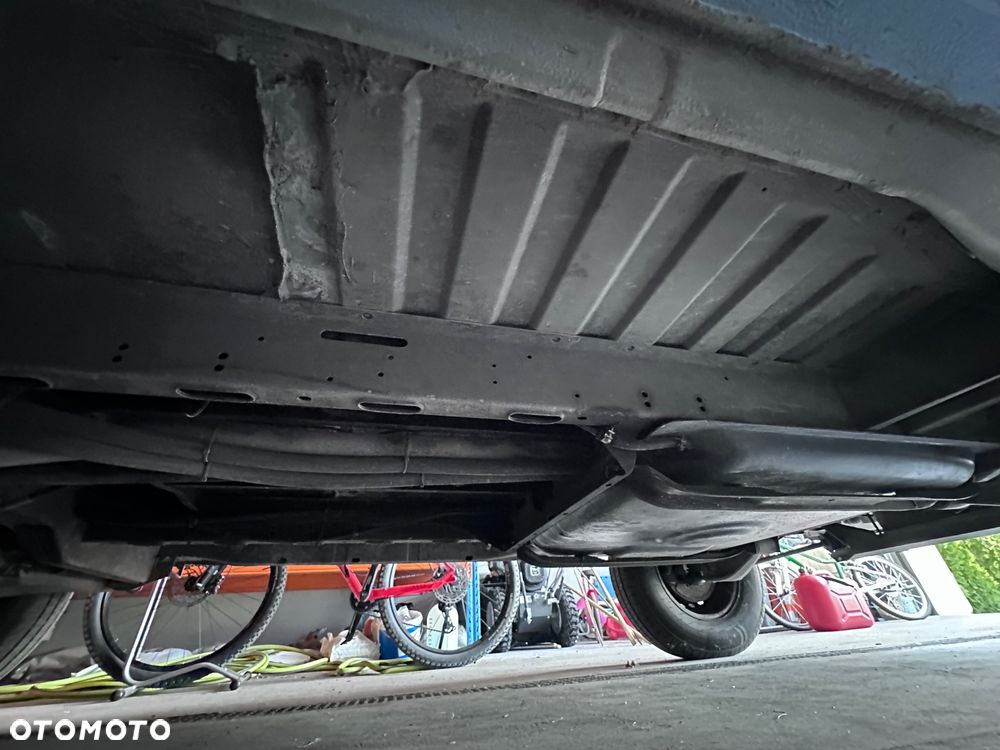 Volkswagen Transporter - 11