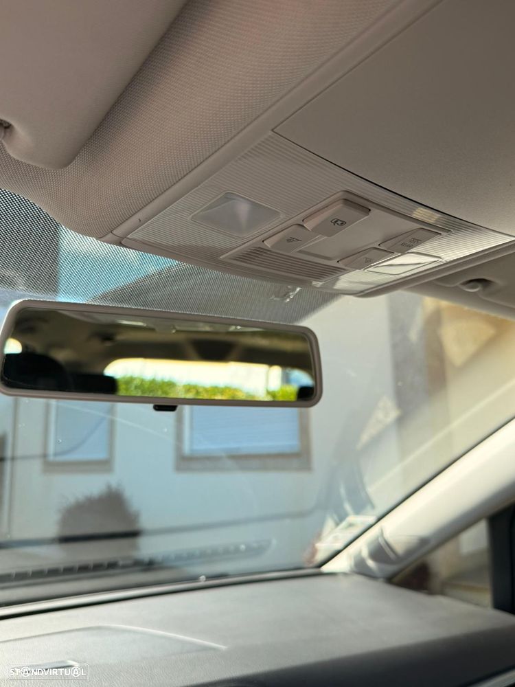 VW Touran 1.6 TDI Confortline DSG - 11