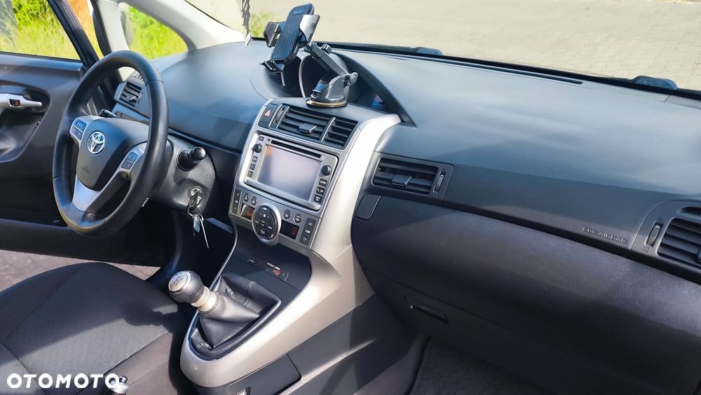 Toyota Verso 2.0 D-4D Executive - 18