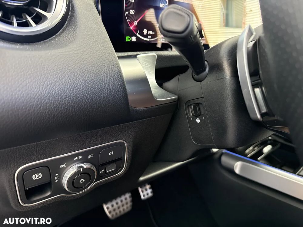 Mercedes-Benz GLB 220 4MATIC MHEV Aut. - 26