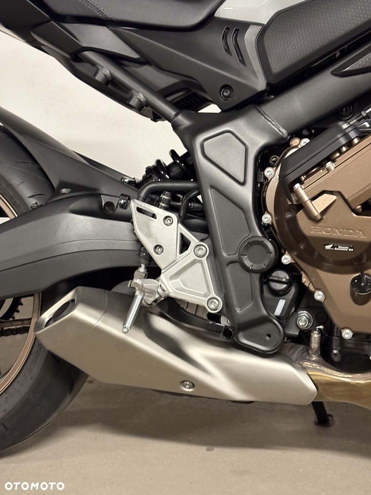 Honda CB - 21
