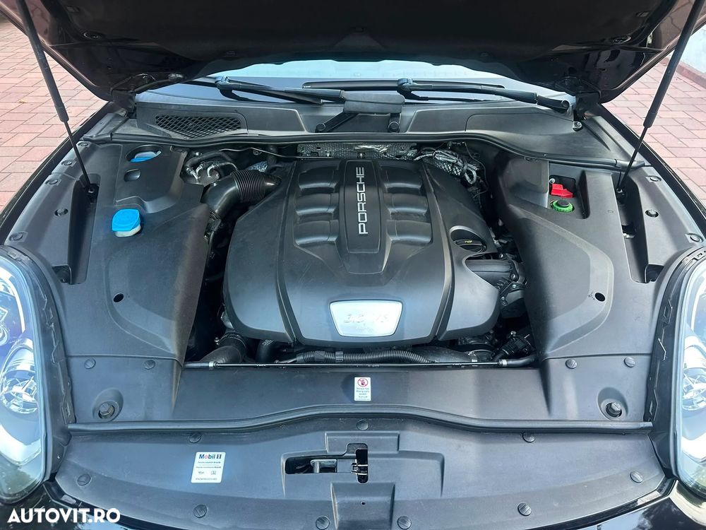 Porsche Cayenne Platinum Edition - 26