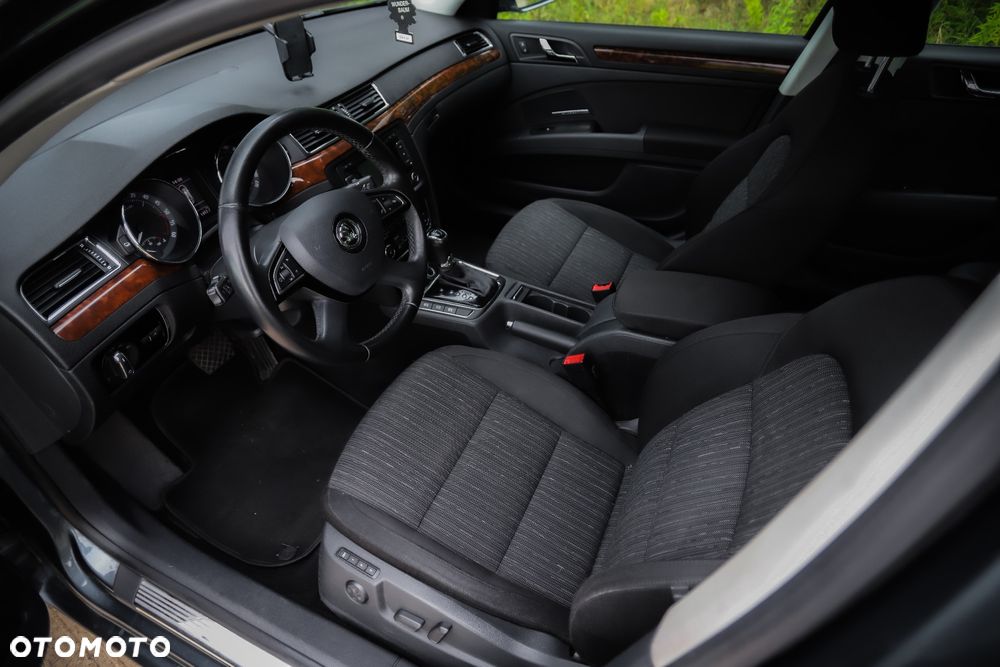 Skoda Superb 2.0 TDI Elegance DSG - 20