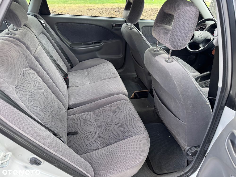 Toyota Avensis - 21