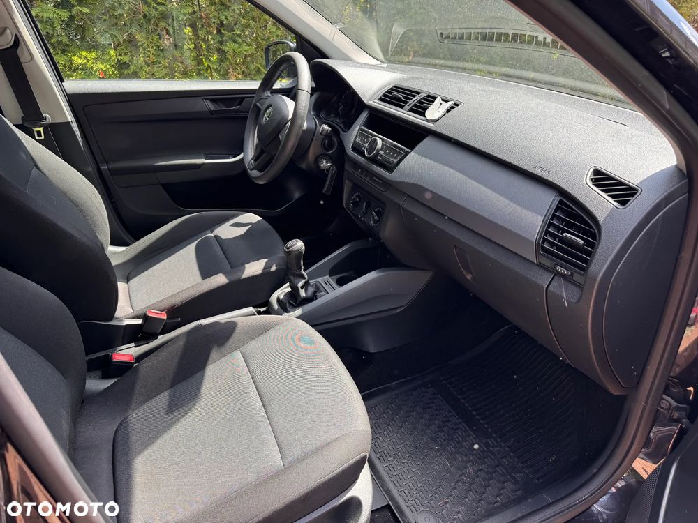 Skoda Fabia 1.2 TSI Active - 8