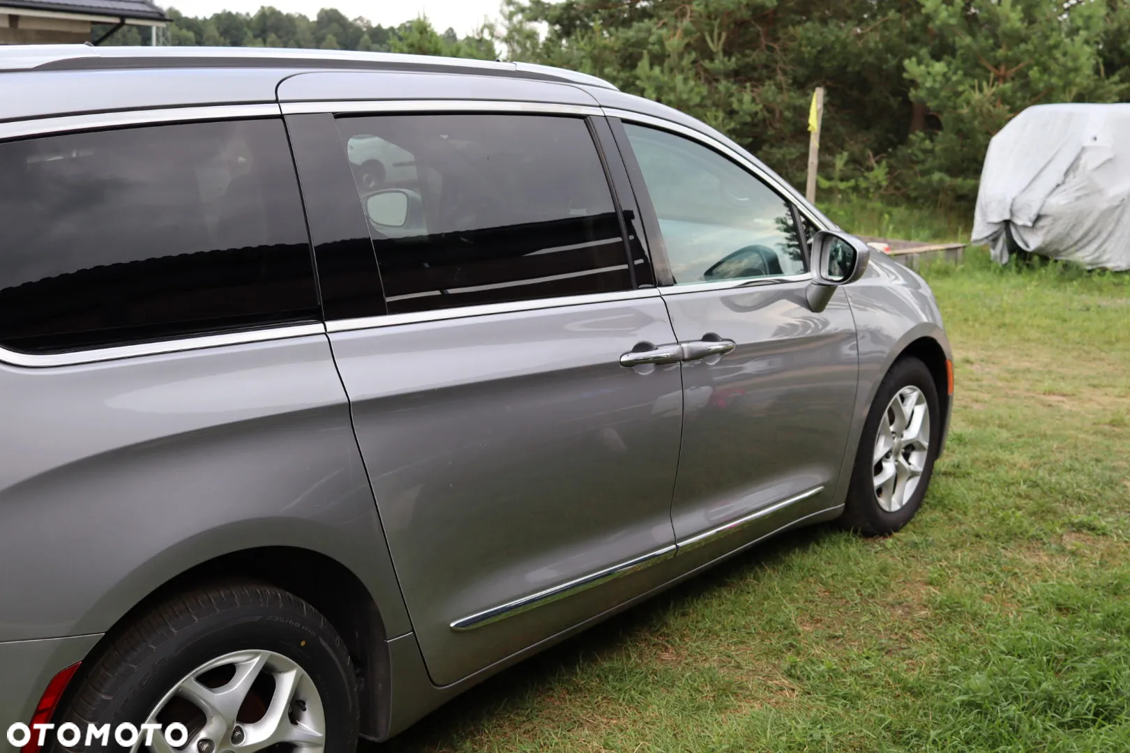 Chrysler Pacifica - 12