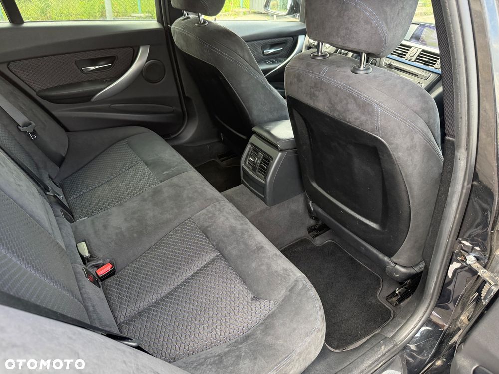 BMW Seria 3 - 36