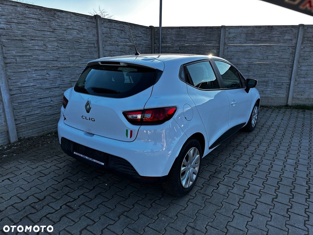 Renault Clio 1.2 16V 75 Luxe - 7