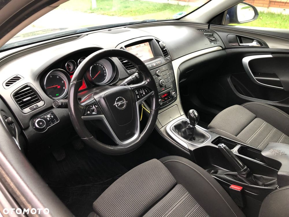 Opel Insignia 2.0 CDTI - 12