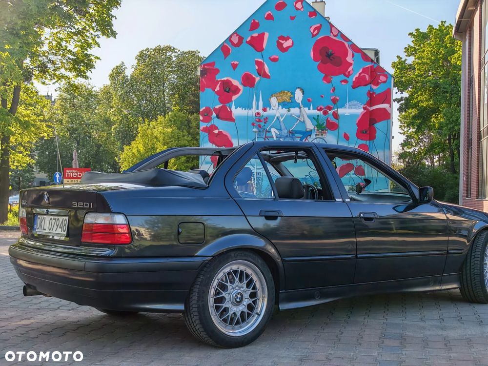 BMW Seria 3 320i - 16
