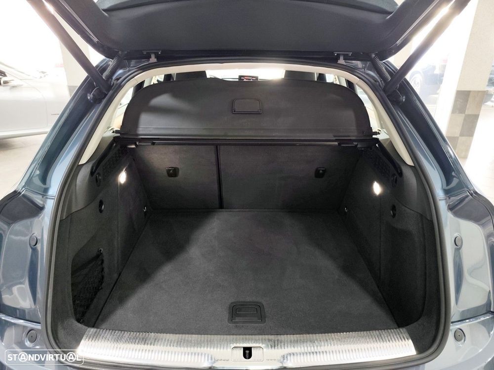 Audi Q3 2.0 TDI quattro Design S tronic — fotografia 11