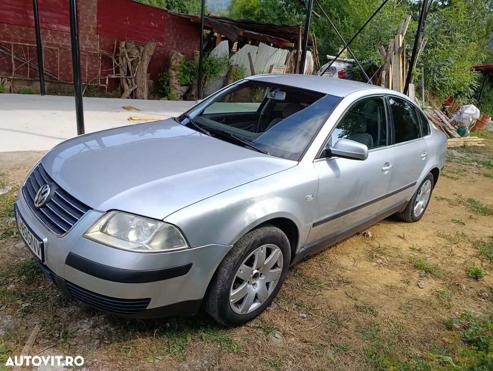 Volkswagen Passat 1.6 Comfortline - 1