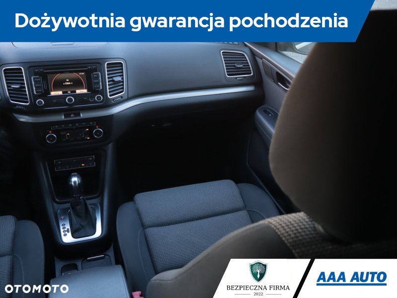 Volkswagen Sharan - 10