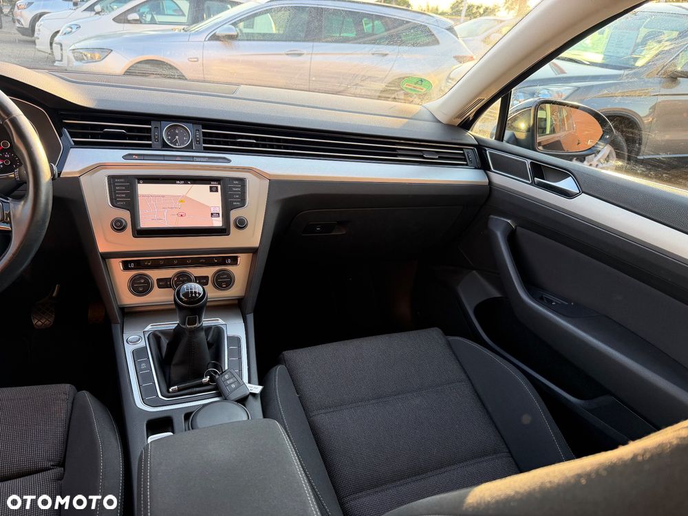 Volkswagen Passat 2.0 TDI (BlueMotion Technology) Comfortline - 14