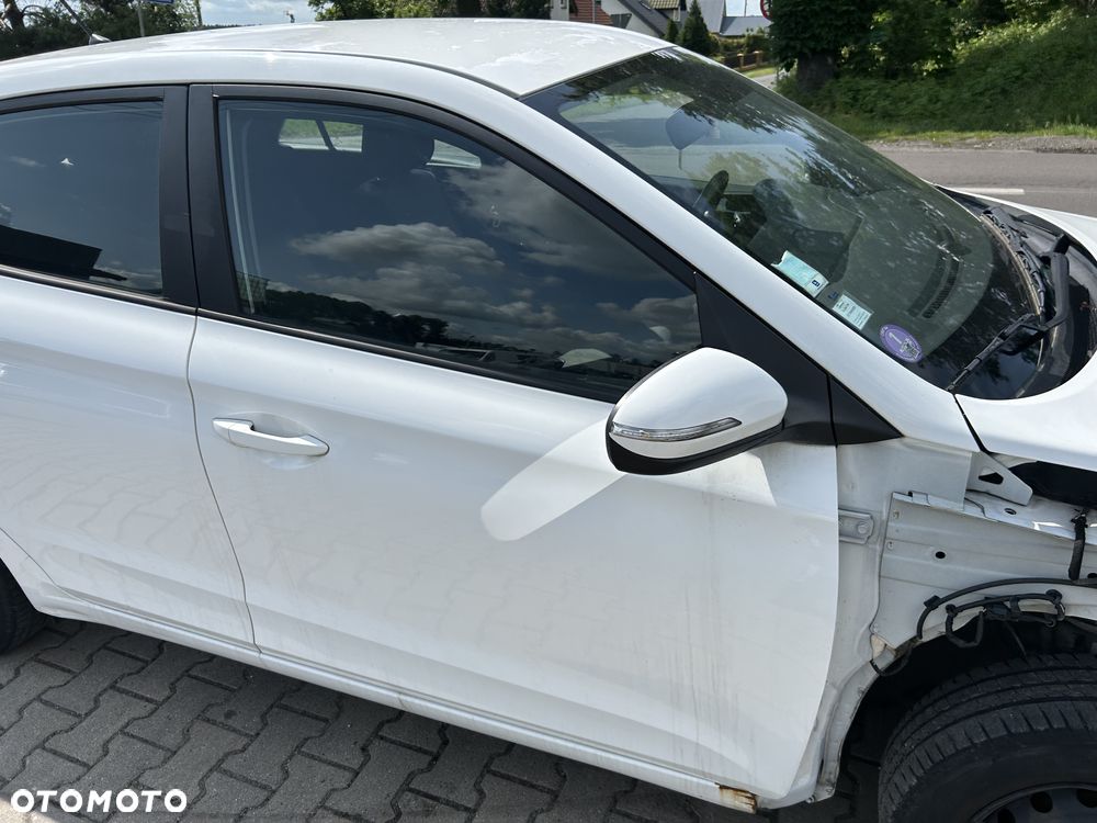 Hyundai i20 - 18