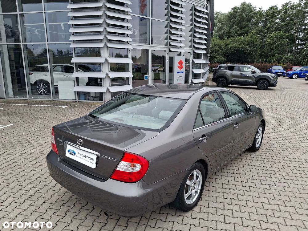 Toyota Camry 2.4 XLE - 18