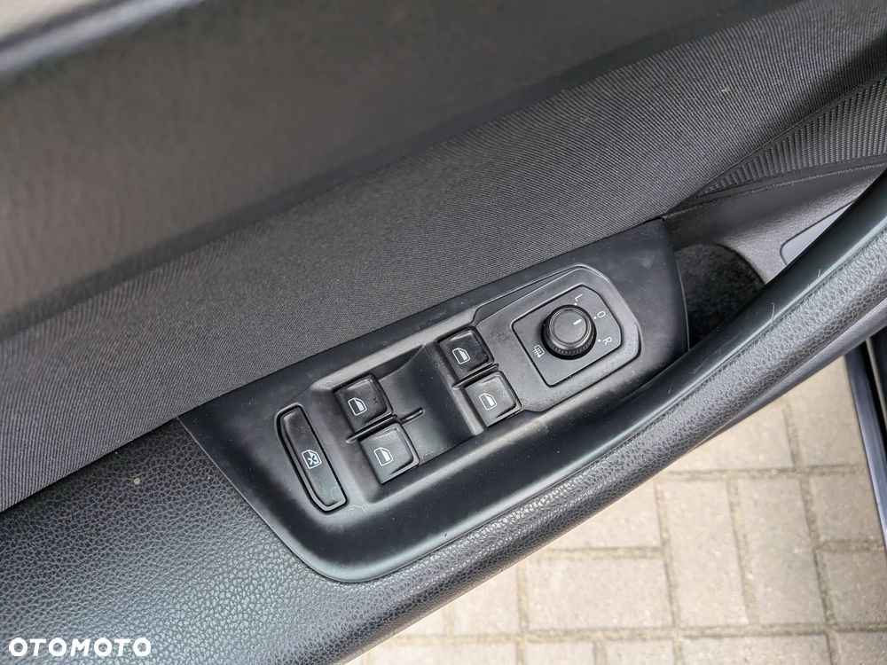 Volkswagen Passat 2.0 TDI (BlueMotion Technology) Comfortline - 13