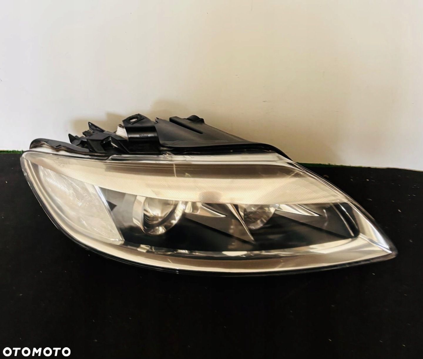 LAMPA PRAWA REFLERTOR PRAWY AUDI Q7 BI XENON NIESKRĘTNY DEMONTAŻ KASETA EU - 1