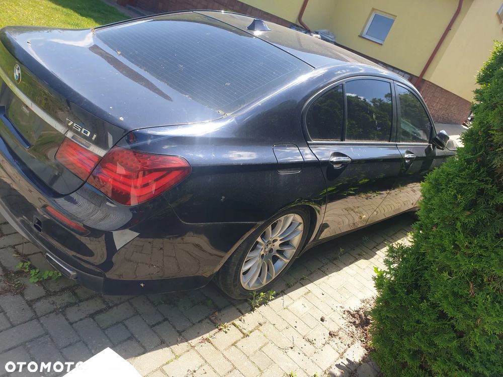 BMW Seria 7 750i Edition Exclusive - 6