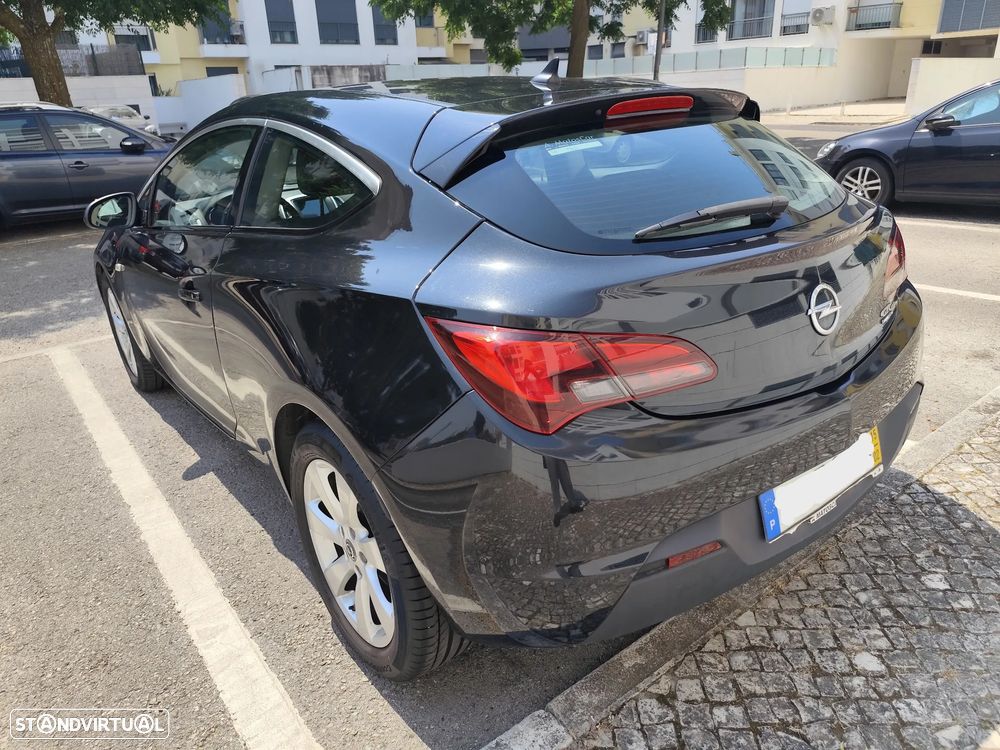 Opel Astra GTC - 2