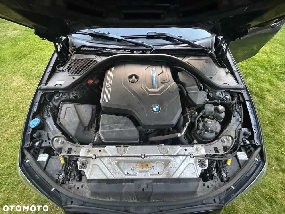 BMW Seria 3 330e Sport Line - 35