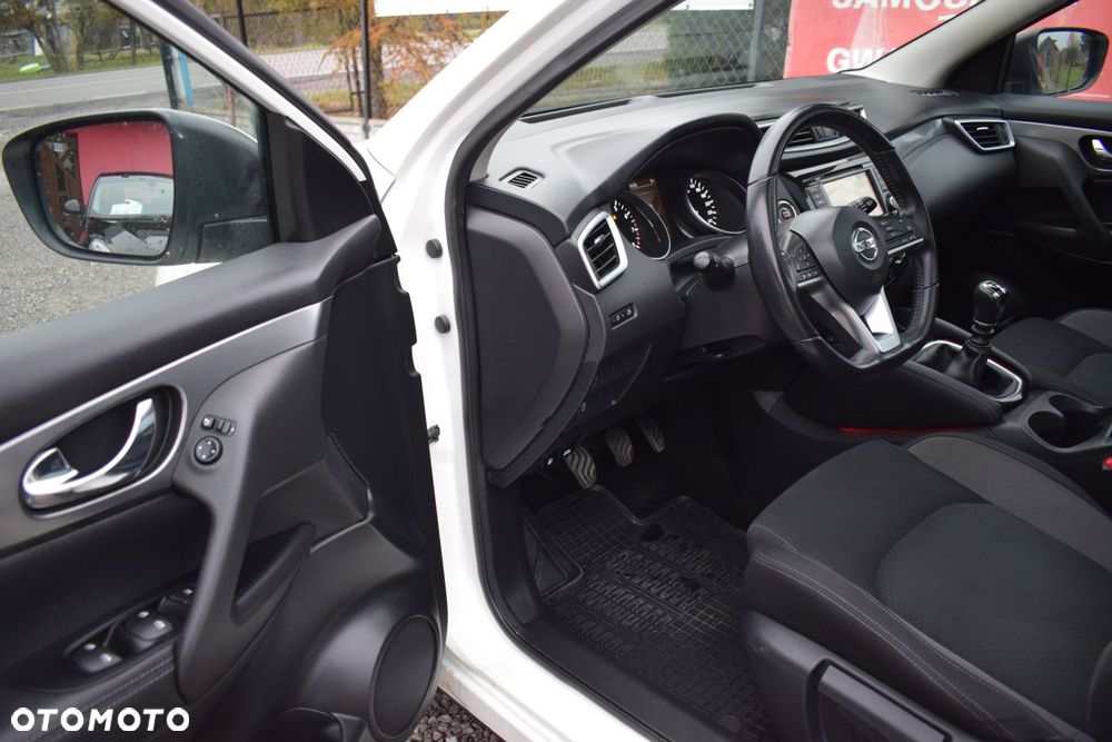 Nissan Qashqai 1.3 DIG-T TEKNA - 9