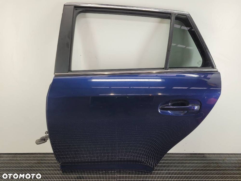 DRZWI TYŁ TYLNE LEWE KOMPLETNE TOYOTA AVENSIS T27 KOMBI 8S6 - 1