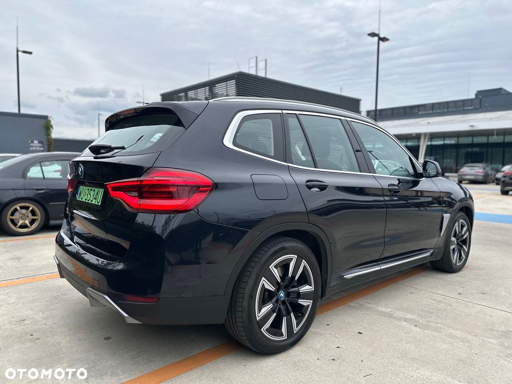 BMW iX3 - 6