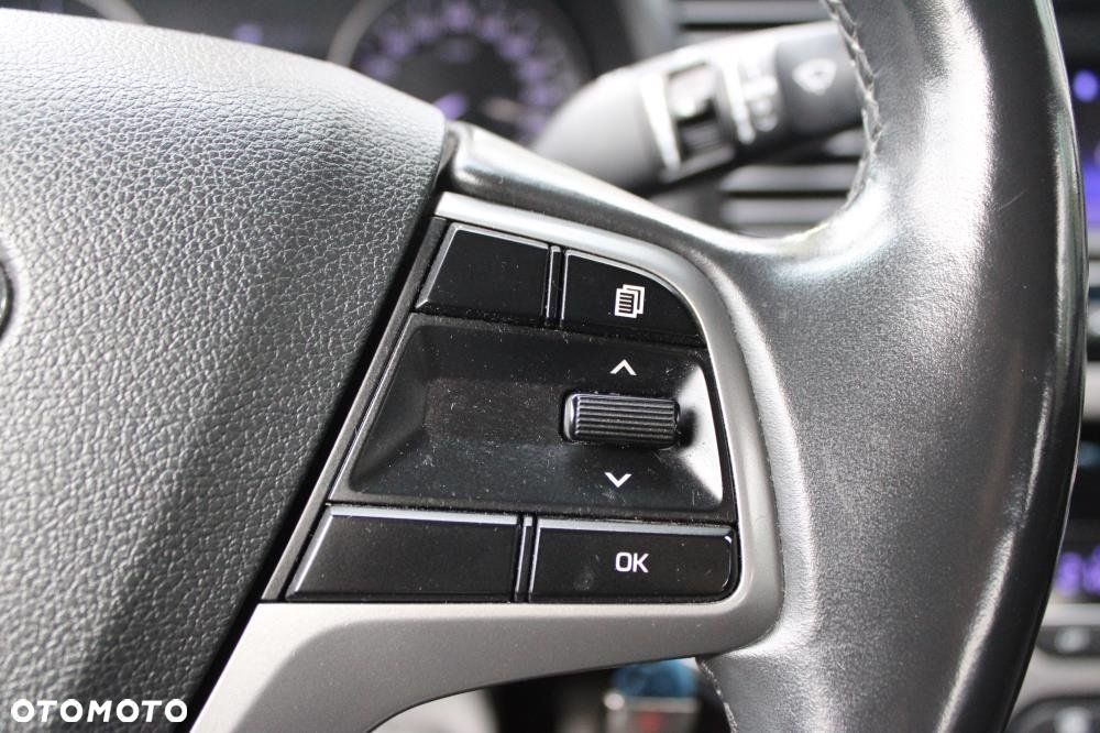 Hyundai Elantra - 17