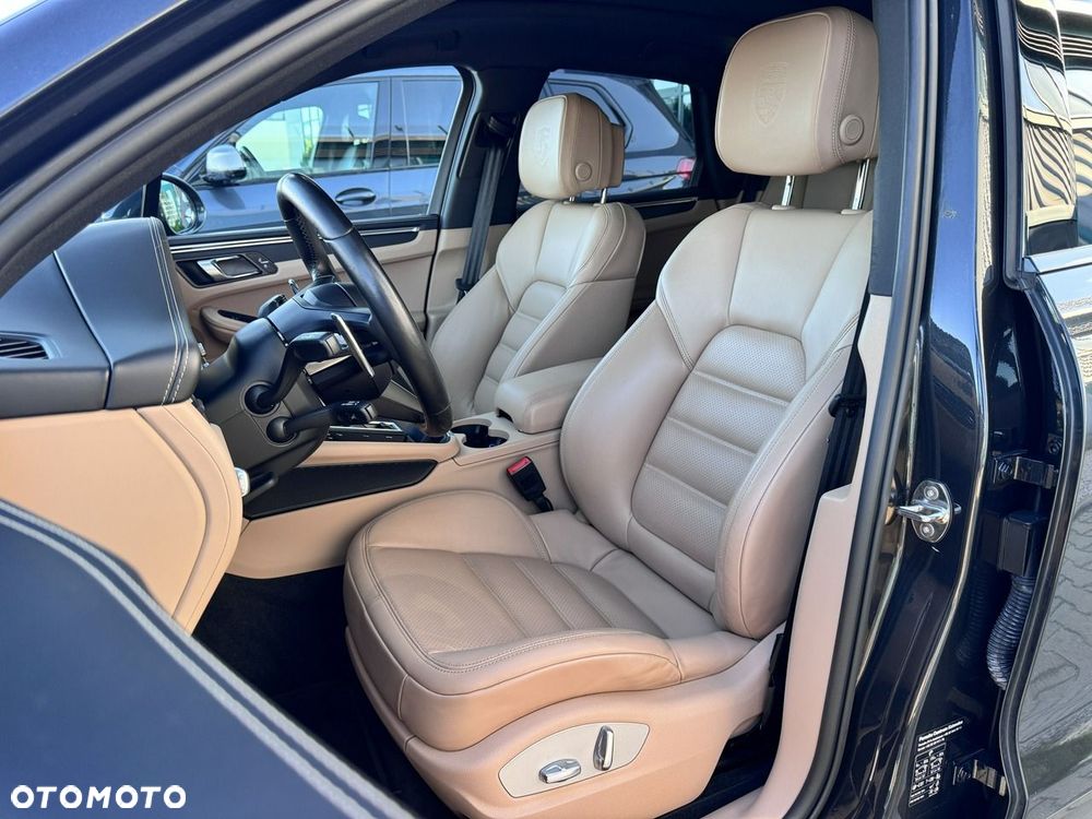 Porsche Macan T - 22