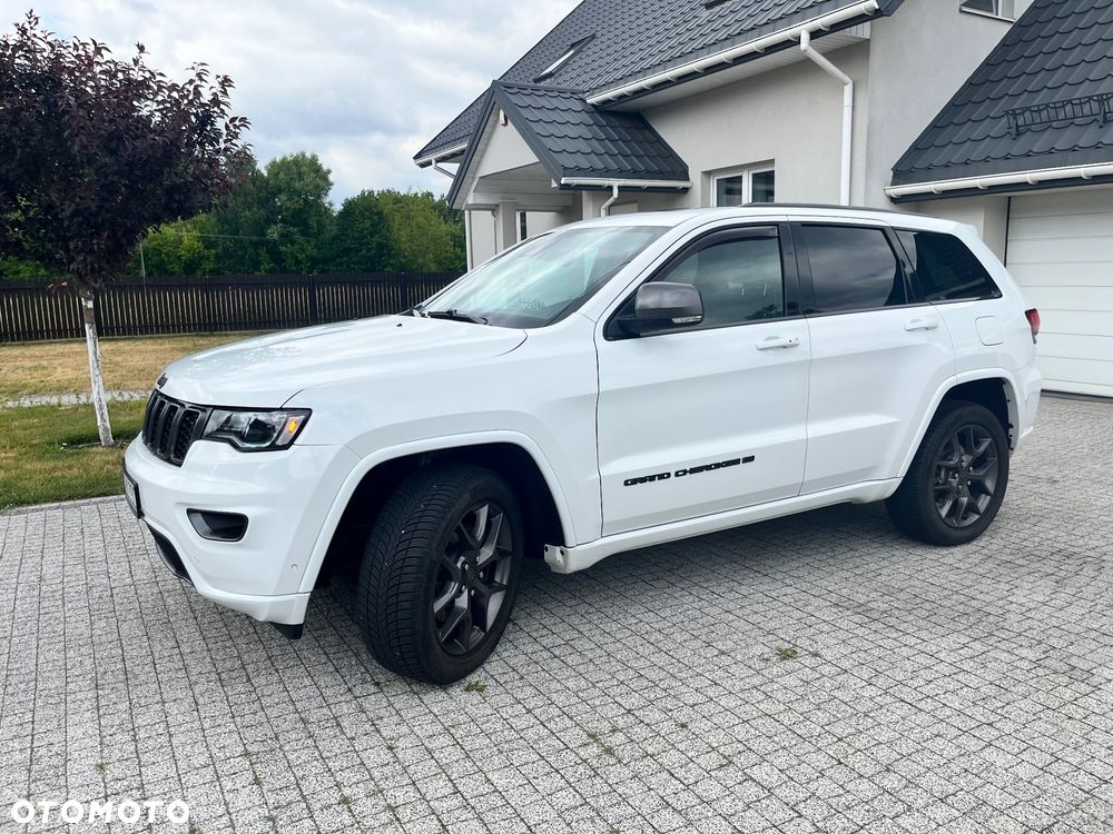 Jeep Grand Cherokee - 16