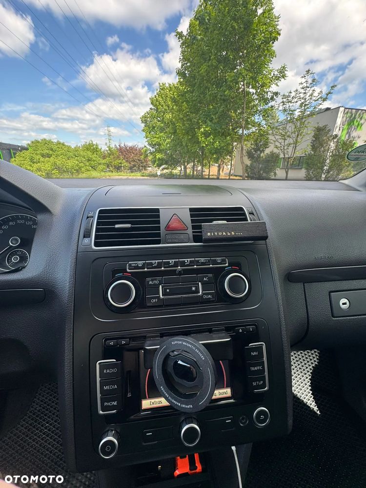 Volkswagen Touran 2.0 TDI Highline DSG - 20