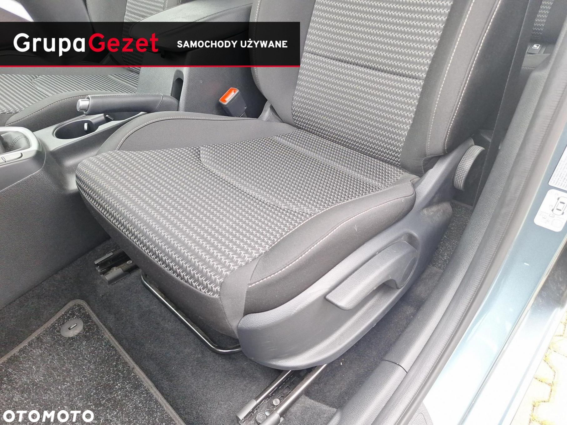 Kia Ceed - 12