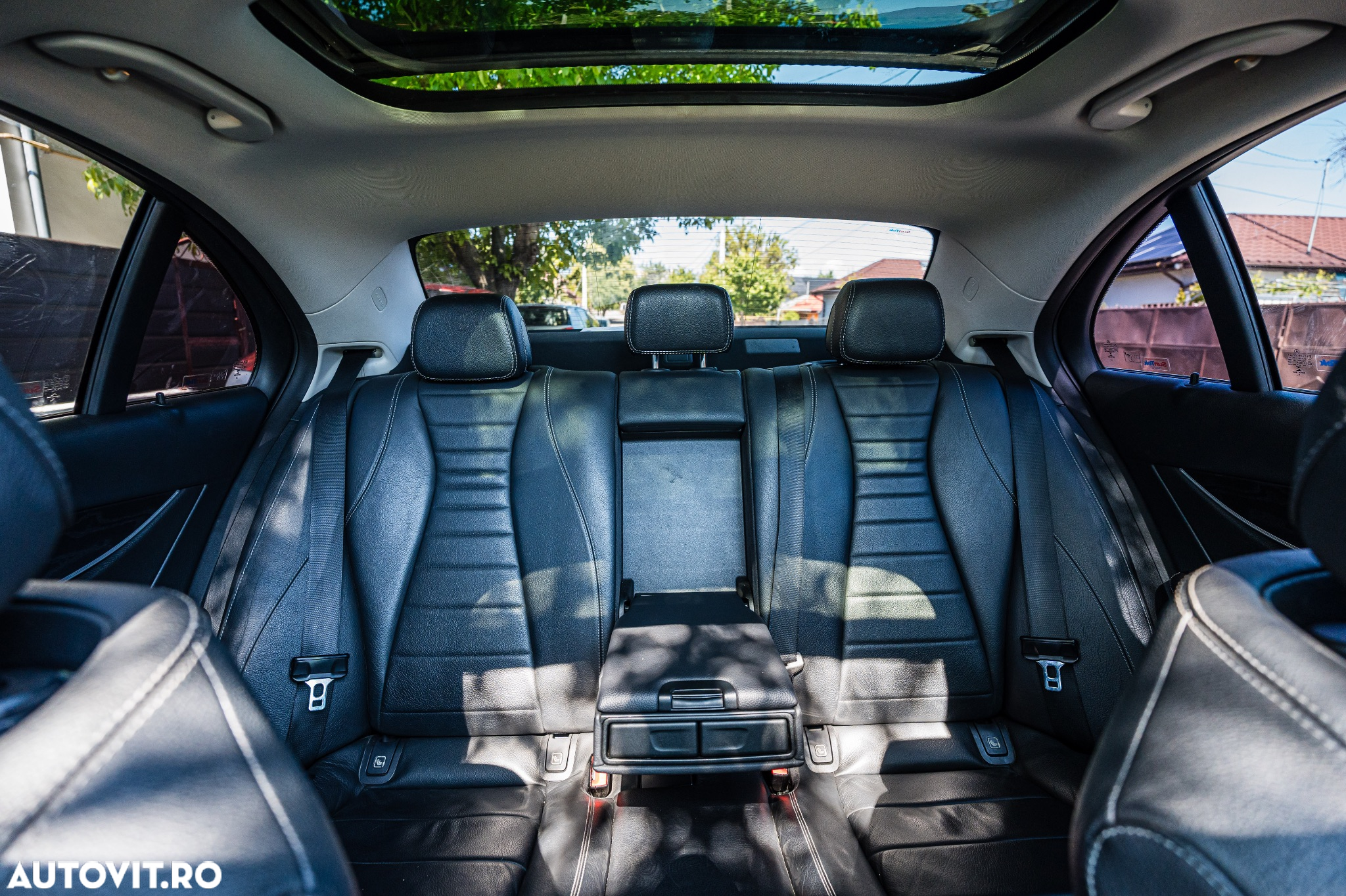 Mercedes-Benz E 220 d Aut. - 10
