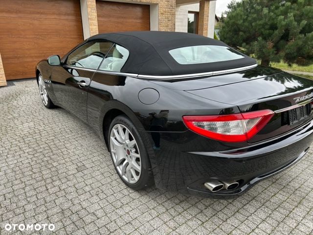 Maserati GranCabrio - 11