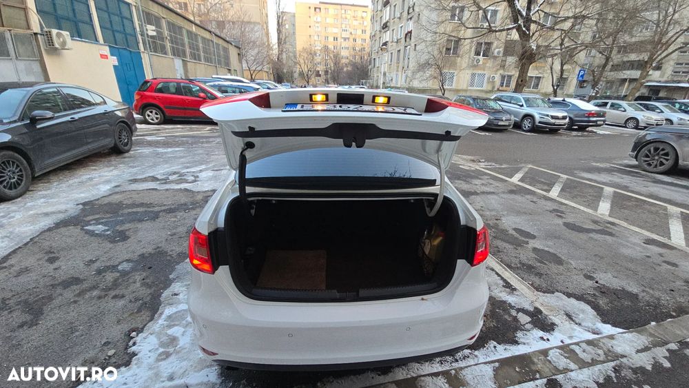 Volkswagen Jetta 1.2 TSI Trendline - 17