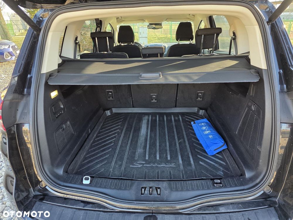 Ford S-Max 2.0 EcoBlue Titanium - 24