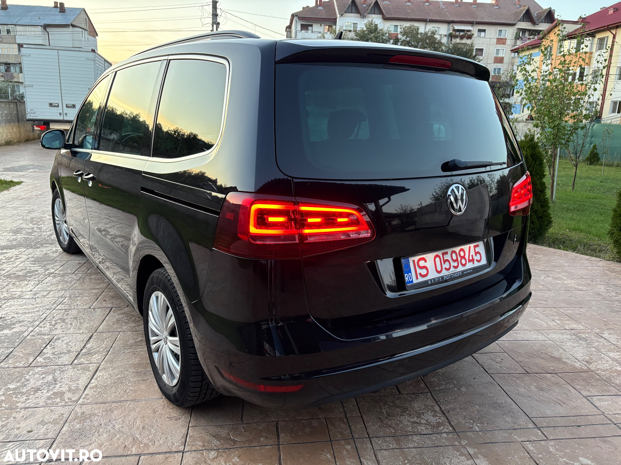 Volkswagen Sharan 2.0 TDI (BlueMotion Technology) Comfortline - 3