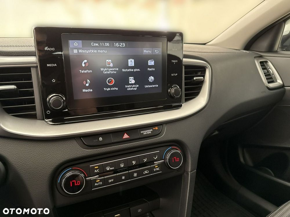 Kia Ceed - 25