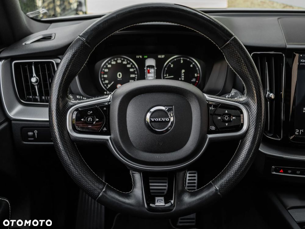 Volvo XC 60 D4 AWD Geartronic RDesign - 17