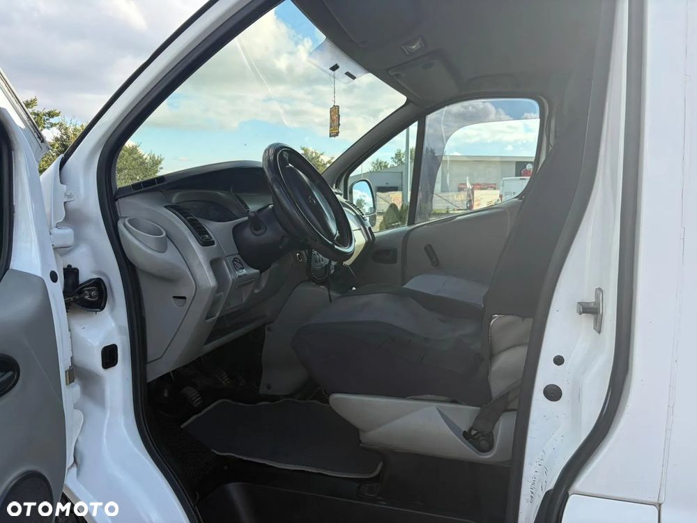Renault TRAFIC - 6