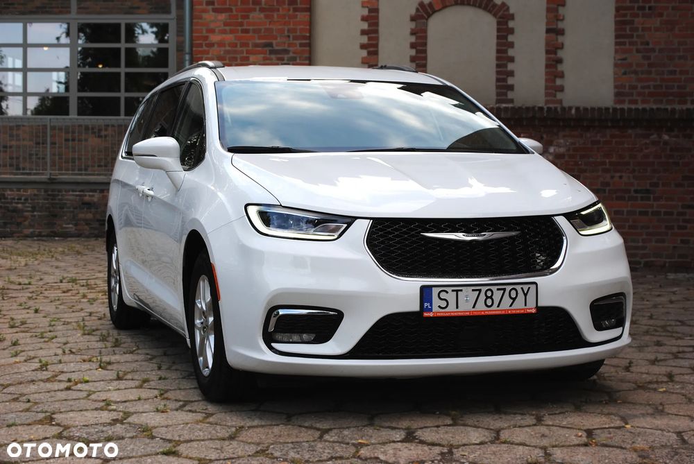 Chrysler Pacifica - 1