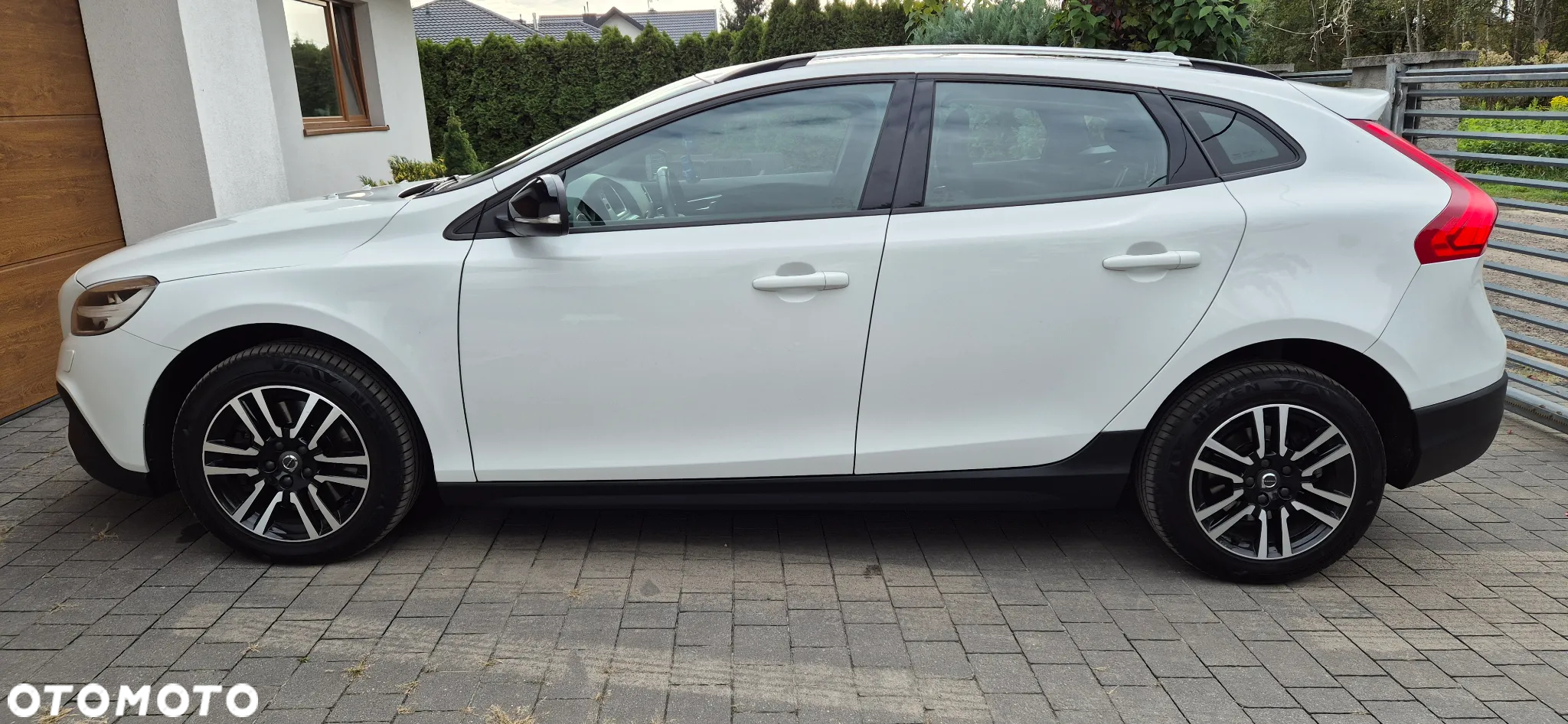 Volvo V40 Cross Country - 6