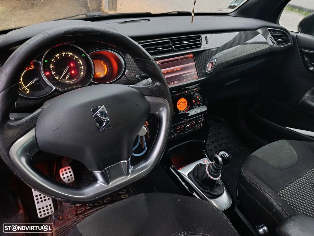 Citroën DS3 1.6 HDi Airdream Sport Chic - 4