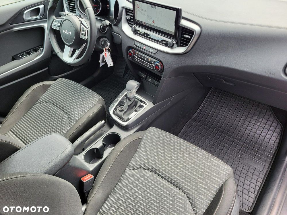 Kia XCeed - 18